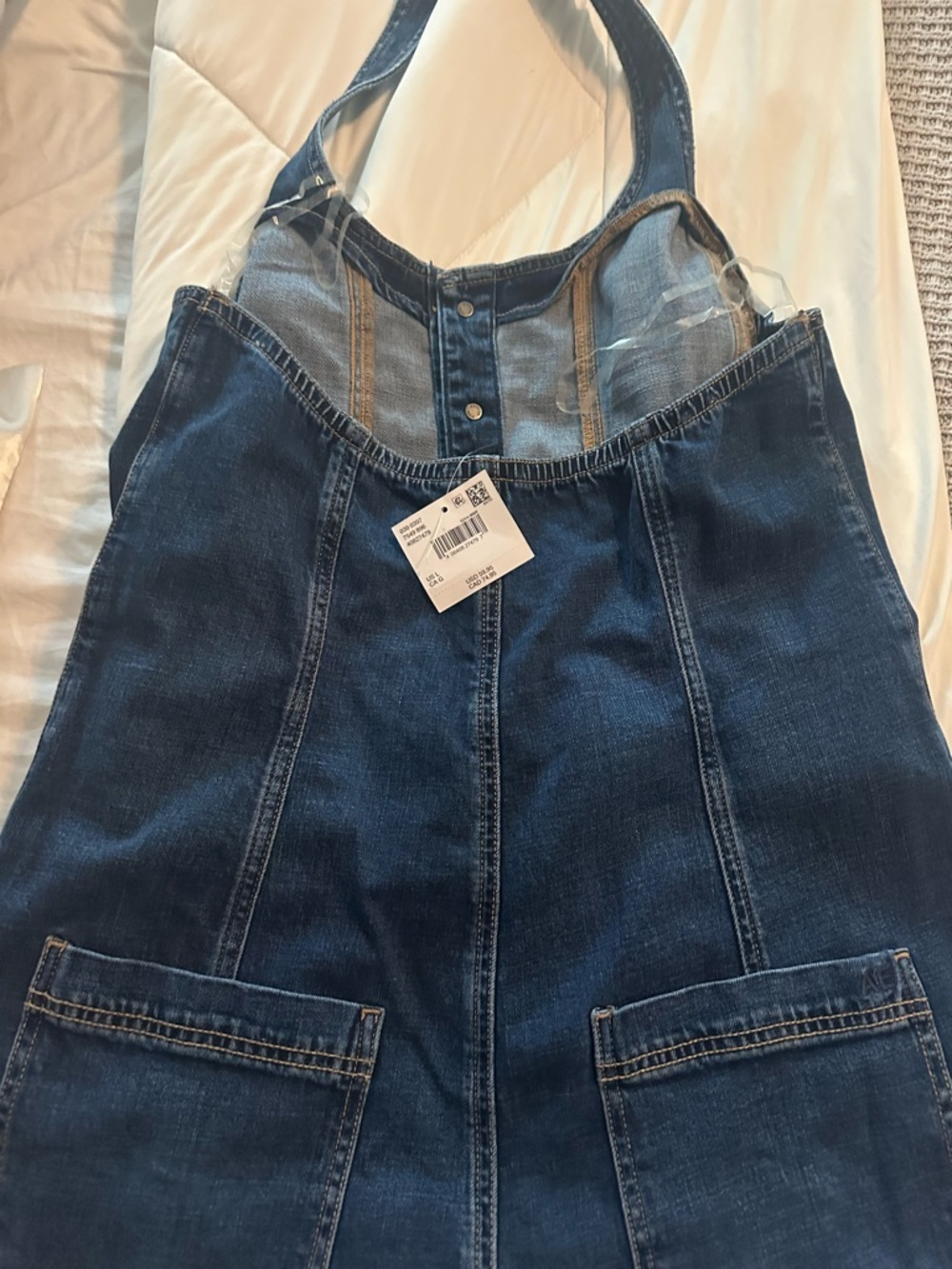 American Eagle Outfitters Men's Indigo Blue Jeans with Contrast Stitching - Picture 3 of 5